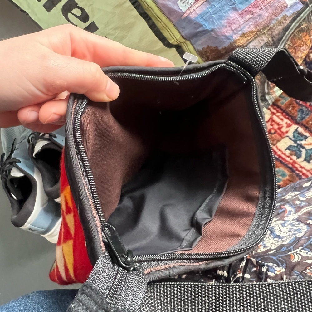 Elmer Thompson Native Design Crossbody Pouch - Picture 5 of 5